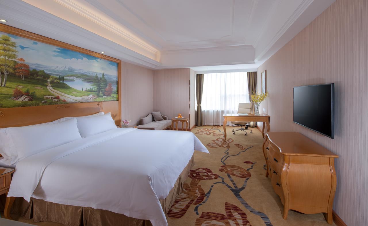 Vienna International Hotel - Expo Branch Shanghai Exterior photo